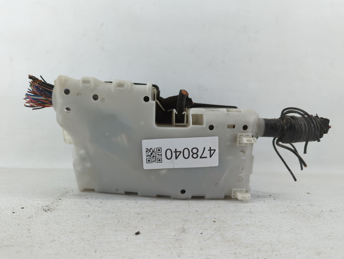 2008-2010 Mazda 5 Fusebox Fuse Box Panel Relay Module P/N:CD84 66 760 Fits Fits 2008 2009 2010 OEM Used Auto Parts - Oemused
