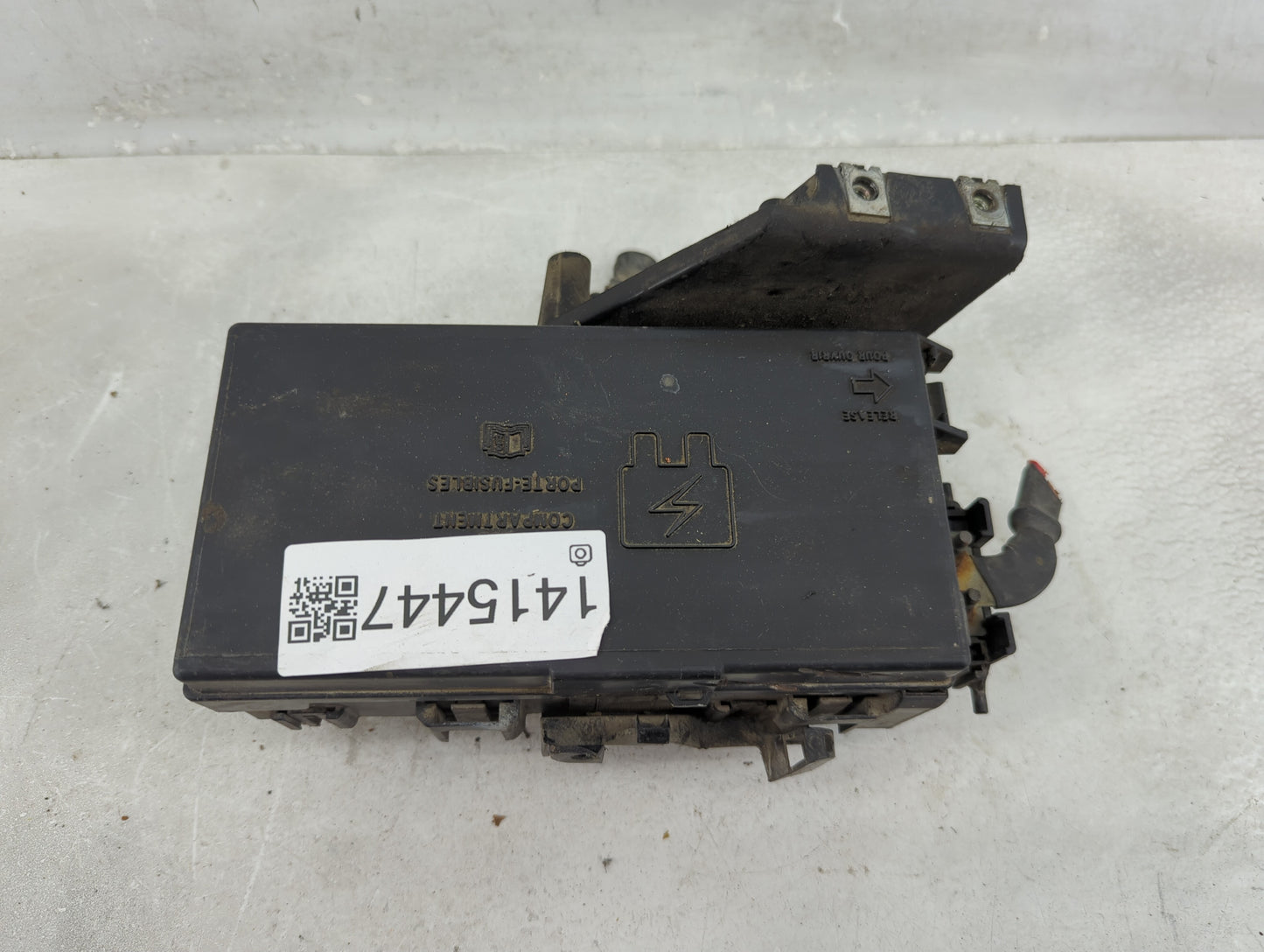 2010 Mazda B-4000 Fusebox Fuse Box Panel Relay Module P/N:2L5T-14A075-AA 5C2T-14B192-AA, 8L2T-14B192-AA Fits OEM Used Auto P