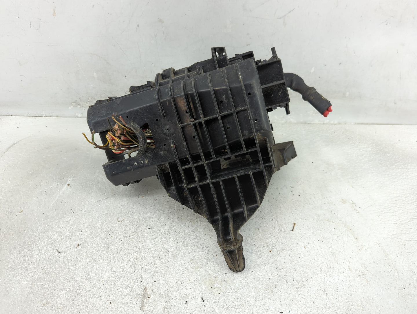 2010 Mazda B-4000 Fusebox Fuse Box Panel Relay Module P/N:2L5T-14A075-AA 5C2T-14B192-AA, 8L2T-14B192-AA Fits OEM Used Auto P