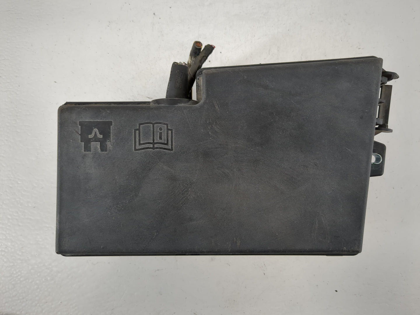 2010-2012 Mazda Cx-7 Fusebox Fuse Box Panel Relay Module P/N:2B0LY010F EG23-66765 Fits Fits 2010 2011 2012 OEM Used Auto Par