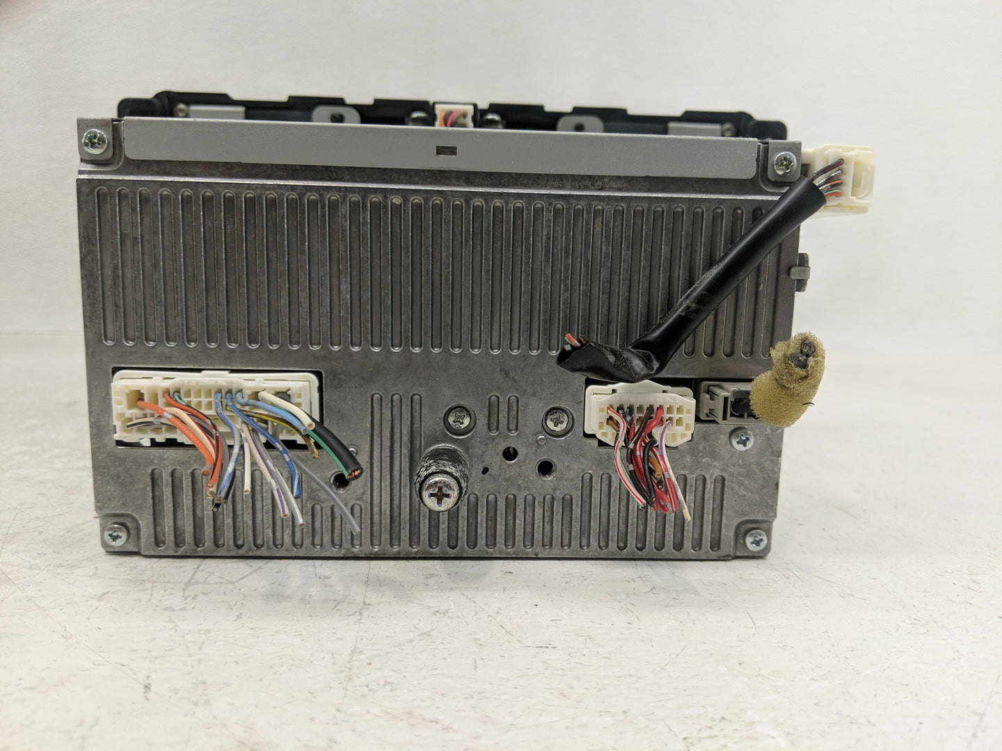 2010 Mazda Cx-7 Radio AM FM Cd Player Receiver Replacement P/N:EH44 66 AR0A Fits OEM Used Auto Parts - Oemusedautoparts1.com