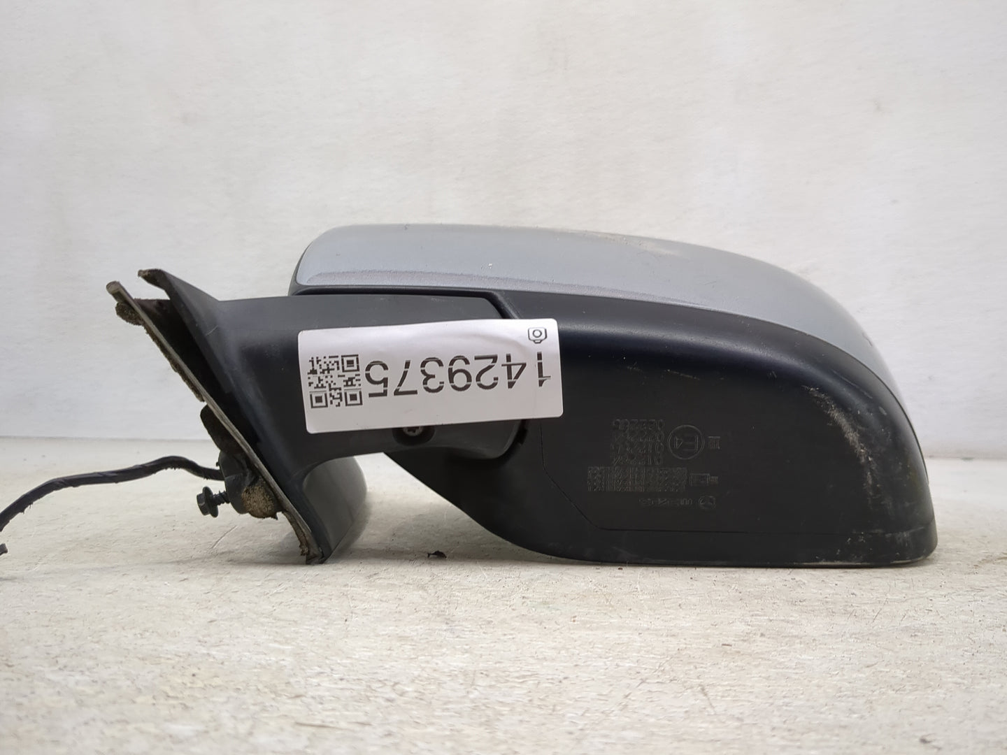 2010-2012 Mazda Cx-7 Driver Left Side View Manual Door Mirror Silver - Oemusedautoparts1.com