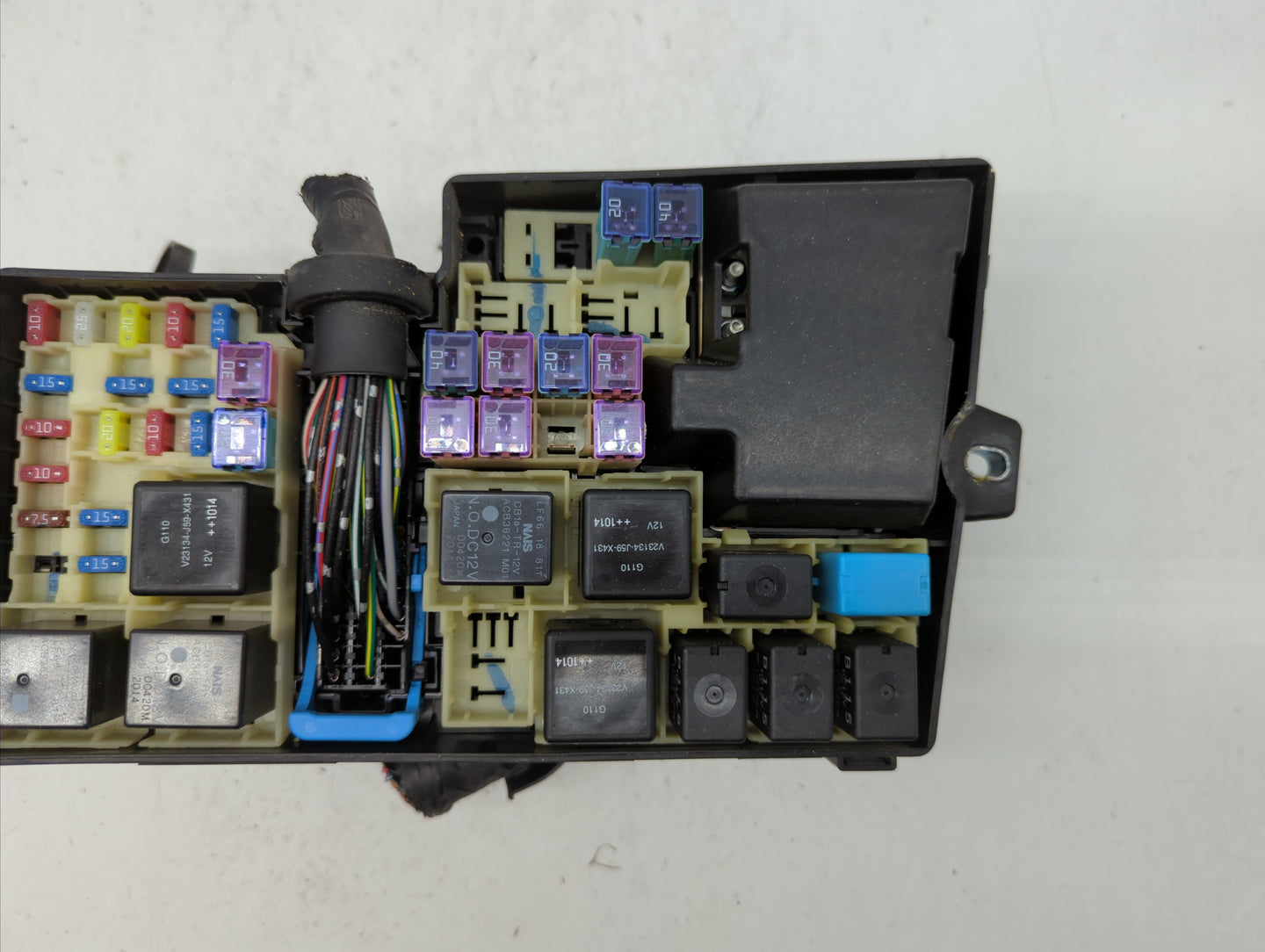 2010-2012 Mazda Cx-7 Fusebox Fuse Box Panel Relay Module P/N:EG21-66767 Fits Fits 2010 2011 2012 OEM Used Auto Parts - Oemus