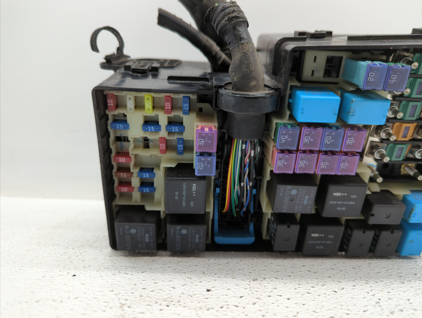 2010-2012 Mazda Cx-7 Fusebox Fuse Box Panel Relay Module P/N:EG21-66767 Fits Fits 2010 2011 2012 OEM Used Auto Parts - Oemus