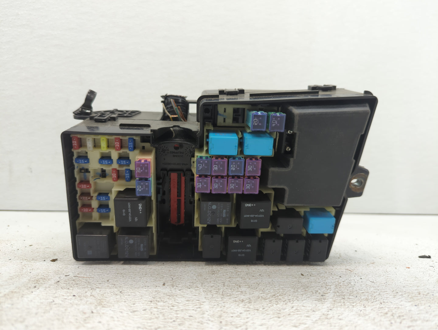 2010-2012 Mazda Cx-7 Fusebox Fuse Box Panel Relay Module P/N:EG21-66767 Fits Fits 2010 2011 2012 OEM Used Auto Parts - Oemus
