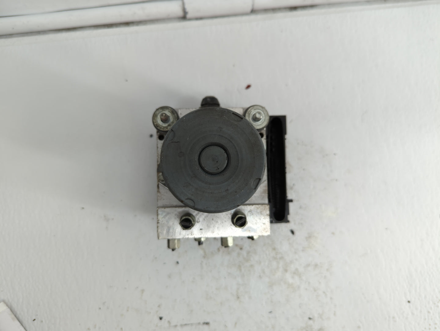 2010-2012 Mazda Cx-7 ABS Pump Control Module Replacement P/N:EH44 43 7A0 Fits Fits 2010 2011 2012 OEM Used Auto Parts - Oemu