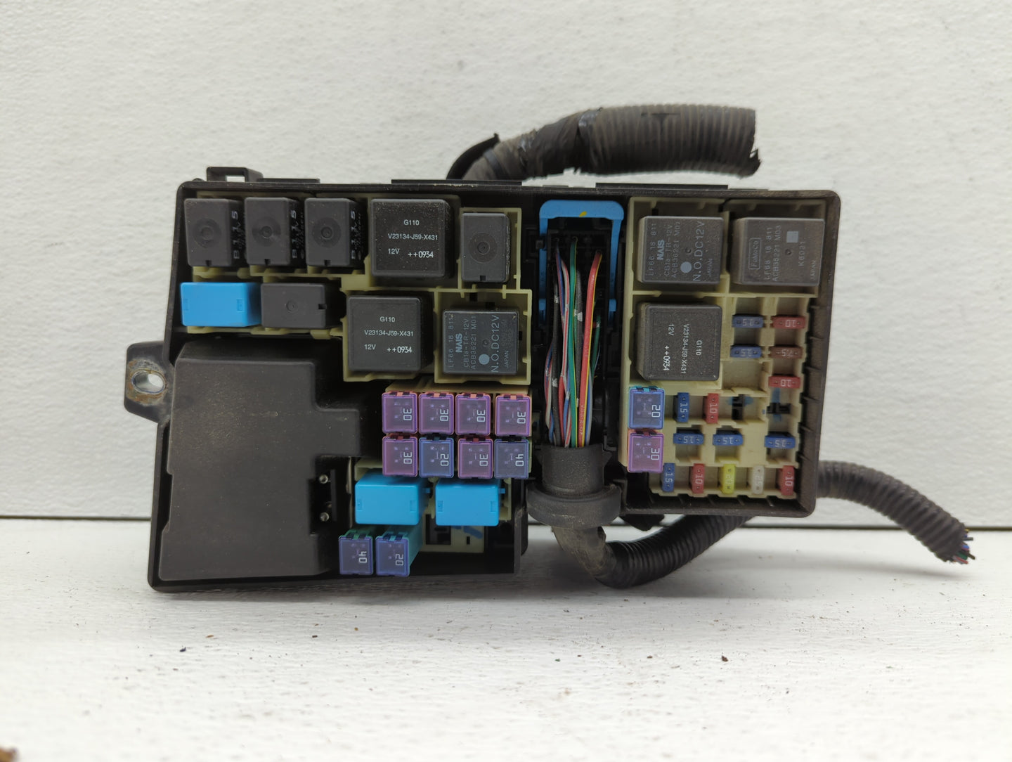 2010-2012 Mazda Cx-7 Fusebox Fuse Box Panel Relay Module P/N:EG21-66767 Fits Fits 2010 2011 2012 OEM Used Auto Parts - Oemus