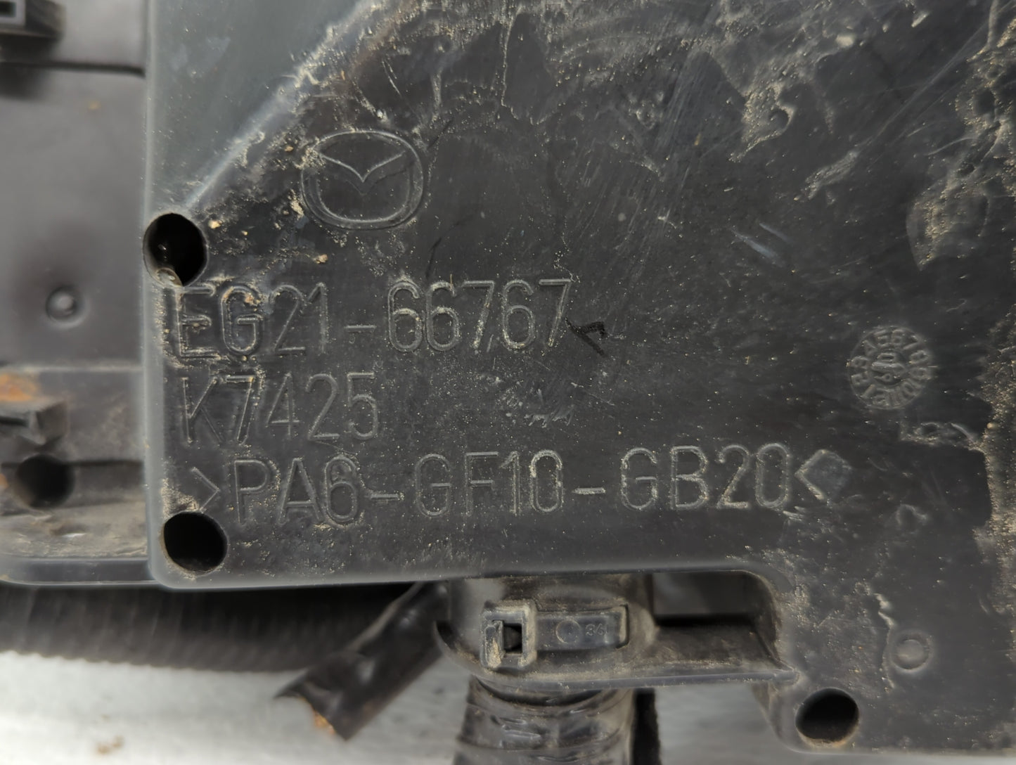 2010-2012 Mazda Cx-7 Fusebox Fuse Box Panel Relay Module P/N:EG21-66767 Fits Fits 2010 2011 2012 OEM Used Auto Parts - Oemus