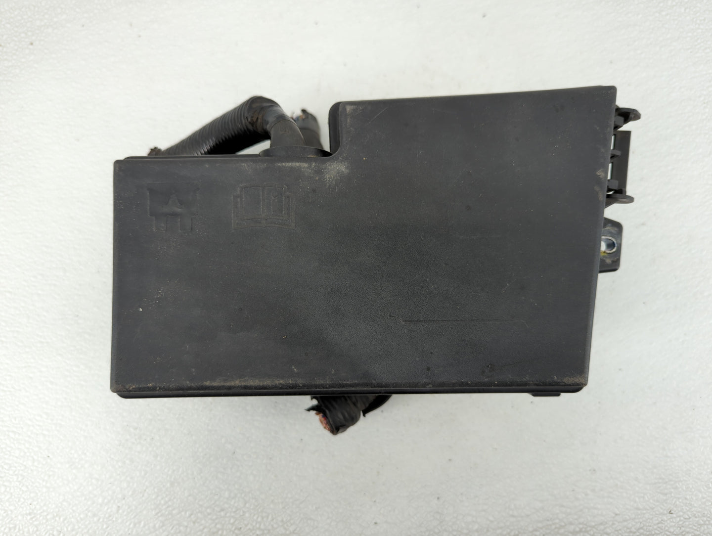 2010-2012 Mazda Cx-7 Fusebox Fuse Box Panel Relay Module P/N:BP4K-66765 Fits Fits 2010 2011 2012 OEM Used Auto Parts - Oemus