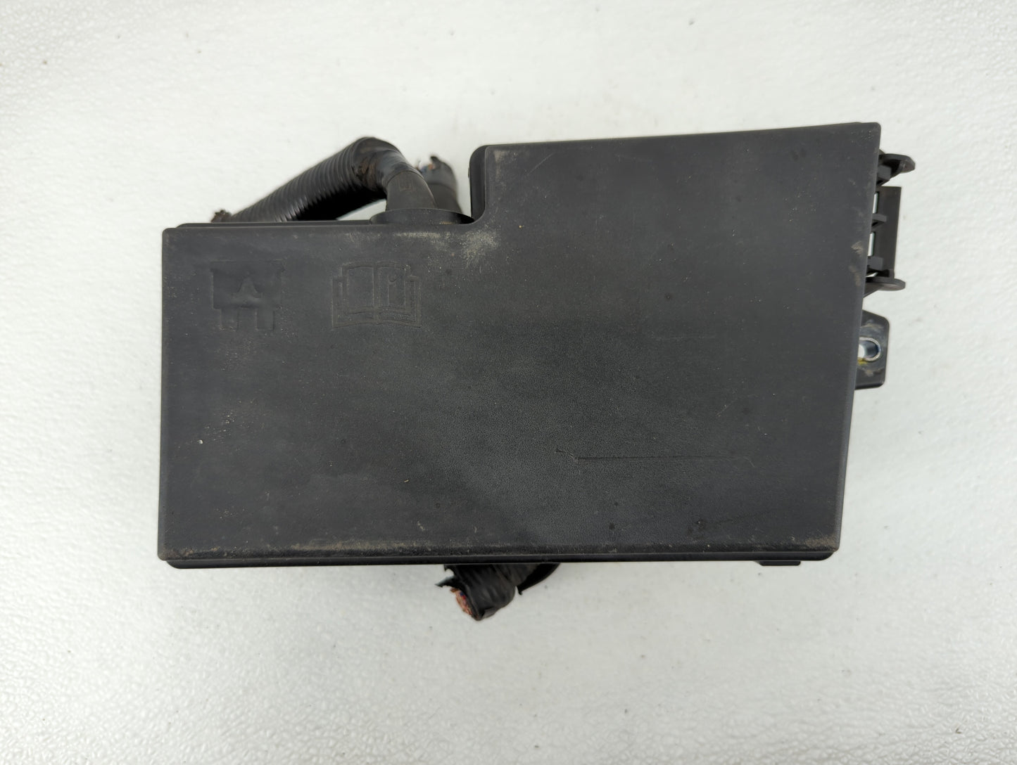 2010-2012 Mazda Cx-7 Fusebox Fuse Box Panel Relay Module P/N:BP4K-66765 Fits Fits 2010 2011 2012 OEM Used Auto Parts - Oemus