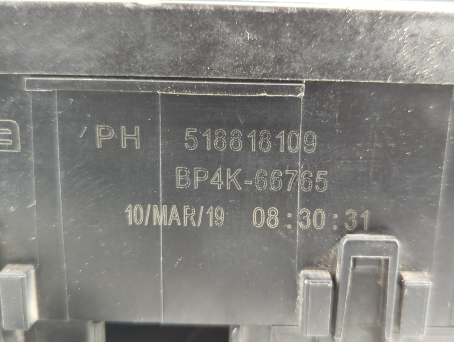 2010-2012 Mazda Cx-7 Fusebox Fuse Box Panel Relay Module P/N:BP4K-66765 Fits Fits 2010 2011 2012 OEM Used Auto Parts - Oemus