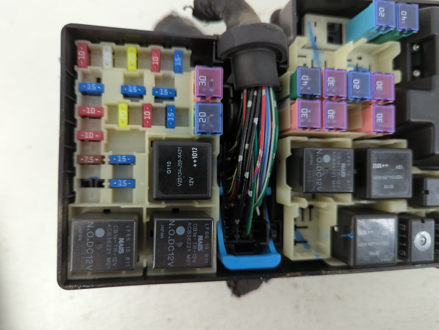 2010-2012 Mazda Cx-7 Fusebox Fuse Box Panel Relay Module P/N:EG23-66765 PH 2B0L010F Fits Fits 2010 2011 2012 OEM Used Auto P