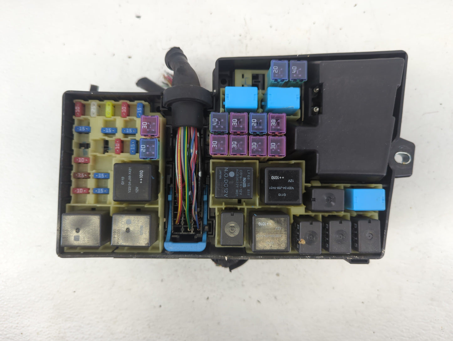 2010-2012 Mazda Cx-7 Fusebox Fuse Box Panel Relay Module P/N:BP4K-66765 518818109 Fits Fits 2010 2011 2012 OEM Used Auto Par