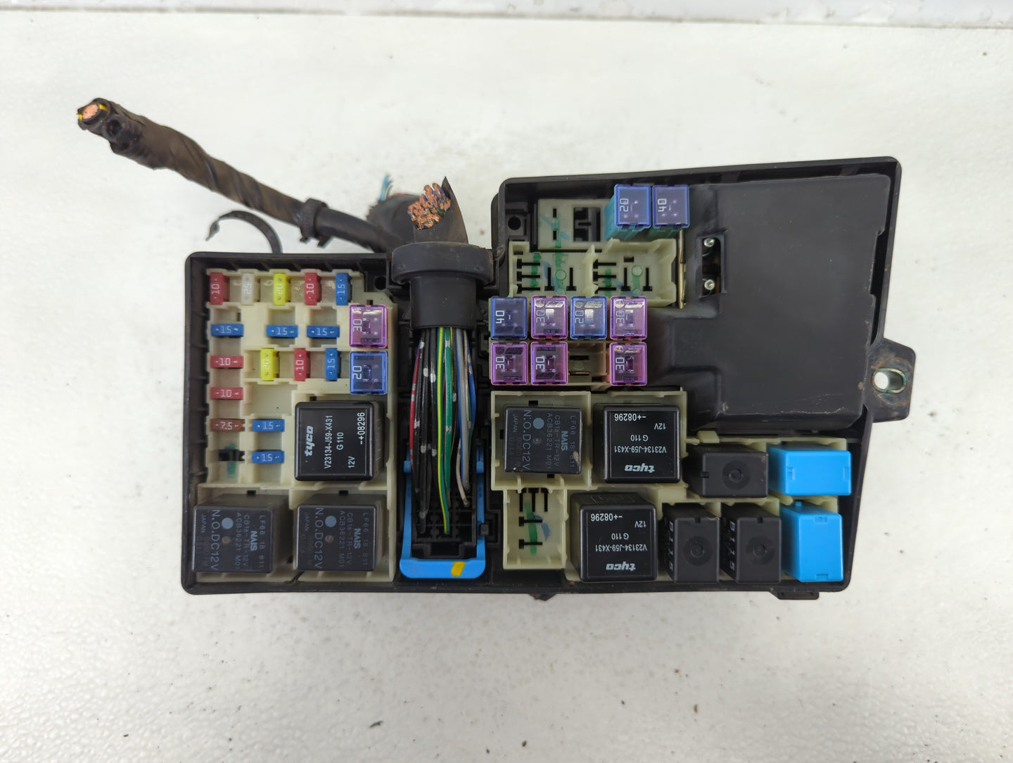 2010-2012 Mazda Cx-7 Fusebox Fuse Box Panel Relay Module P/N:2B0LY010F EG23-66765 Fits Fits 2010 2011 2012 OEM Used Auto Par