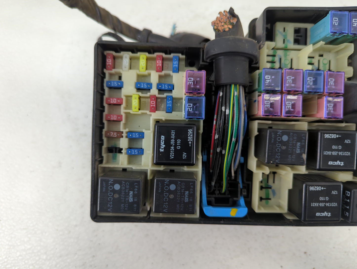 2010-2012 Mazda Cx-7 Fusebox Fuse Box Panel Relay Module P/N:2B0LY010F EG23-66765 Fits Fits 2010 2011 2012 OEM Used Auto Par