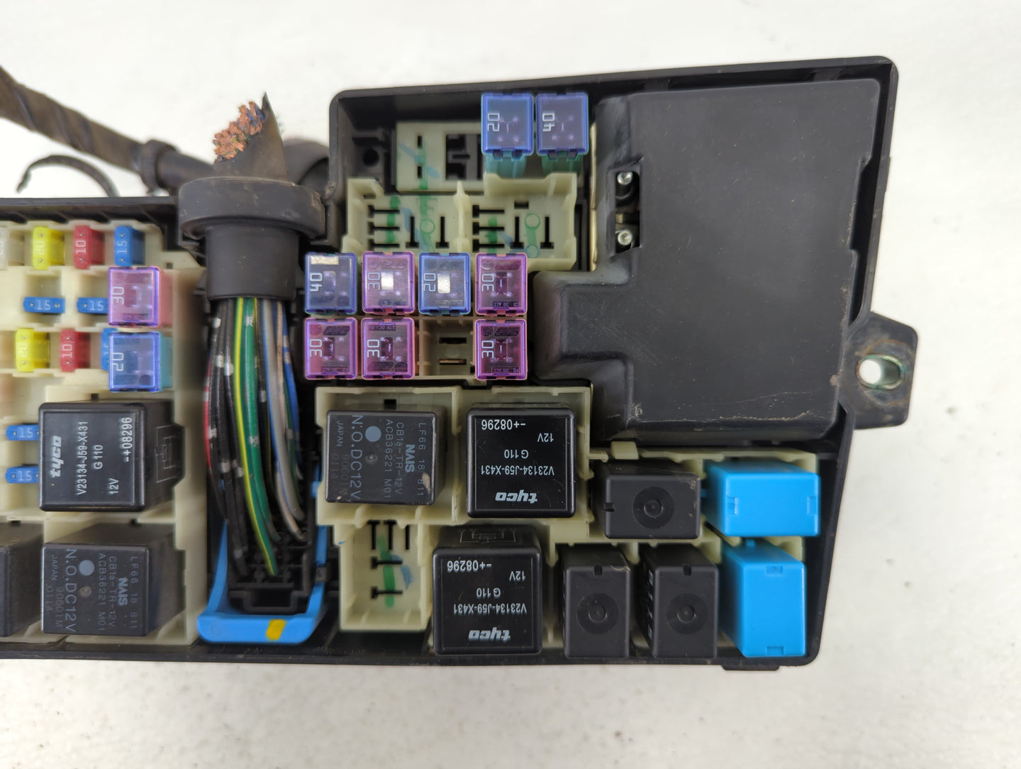 2010-2012 Mazda Cx-7 Fusebox Fuse Box Panel Relay Module P/N:2B0LY010F EG23-66765 Fits Fits 2010 2011 2012 OEM Used Auto Par