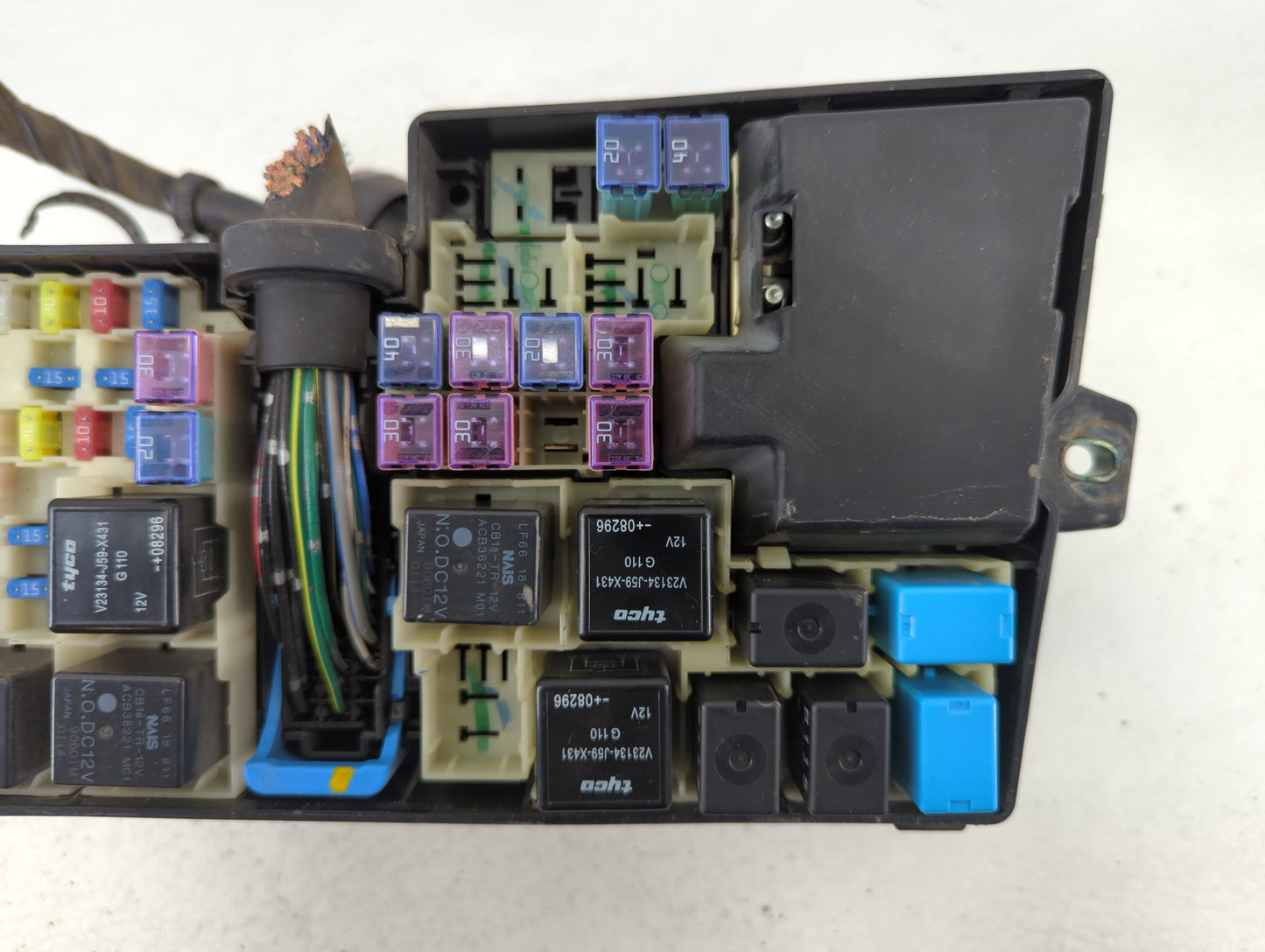 2010-2012 Mazda Cx-7 Fusebox Fuse Box Panel Relay Module P/N:2B0LY010F EG23-66765 Fits Fits 2010 2011 2012 OEM Used Auto Par