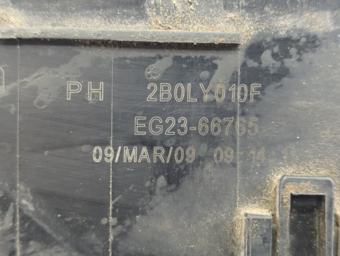 2010-2012 Mazda Cx-7 Fusebox Fuse Box Panel Relay Module P/N:2B0LY010F EG23-66765 Fits Fits 2010 2011 2012 OEM Used Auto Par