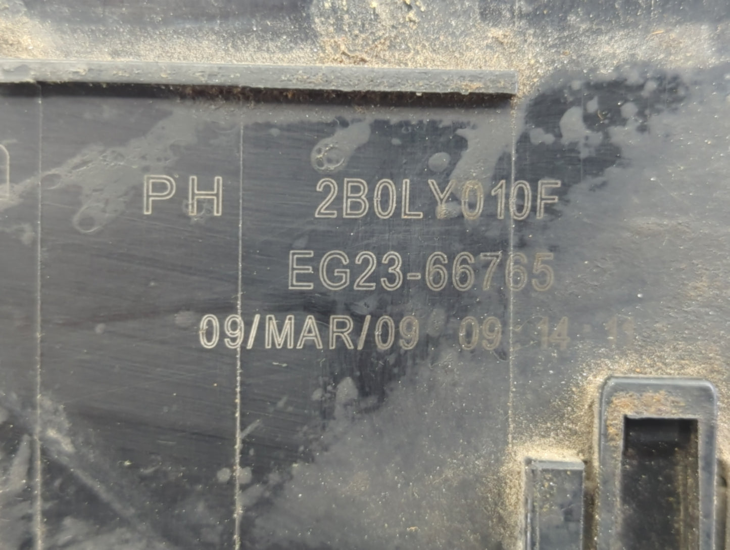 2010-2012 Mazda Cx-7 Fusebox Fuse Box Panel Relay Module P/N:2B0LY010F EG23-66765 Fits Fits 2010 2011 2012 OEM Used Auto Par