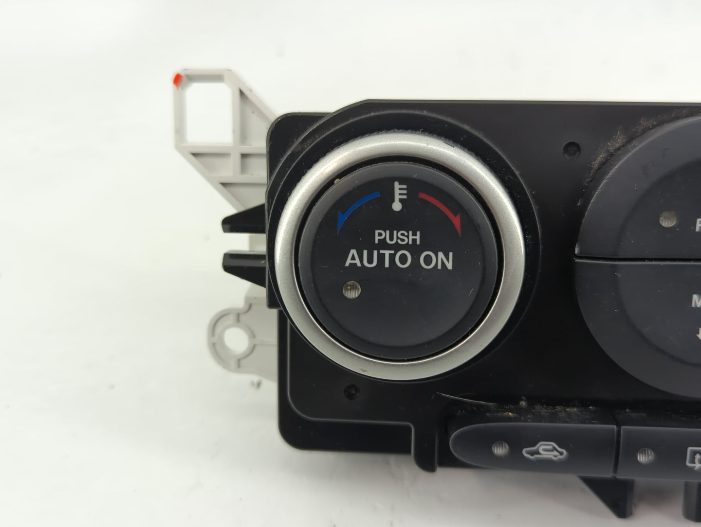 2010 Mazda Cx-7 Climate Control Module Temperature AC/Heater Replacement P/N:K1900EH44 Fits OEM Used Auto Parts - Oemusedaut