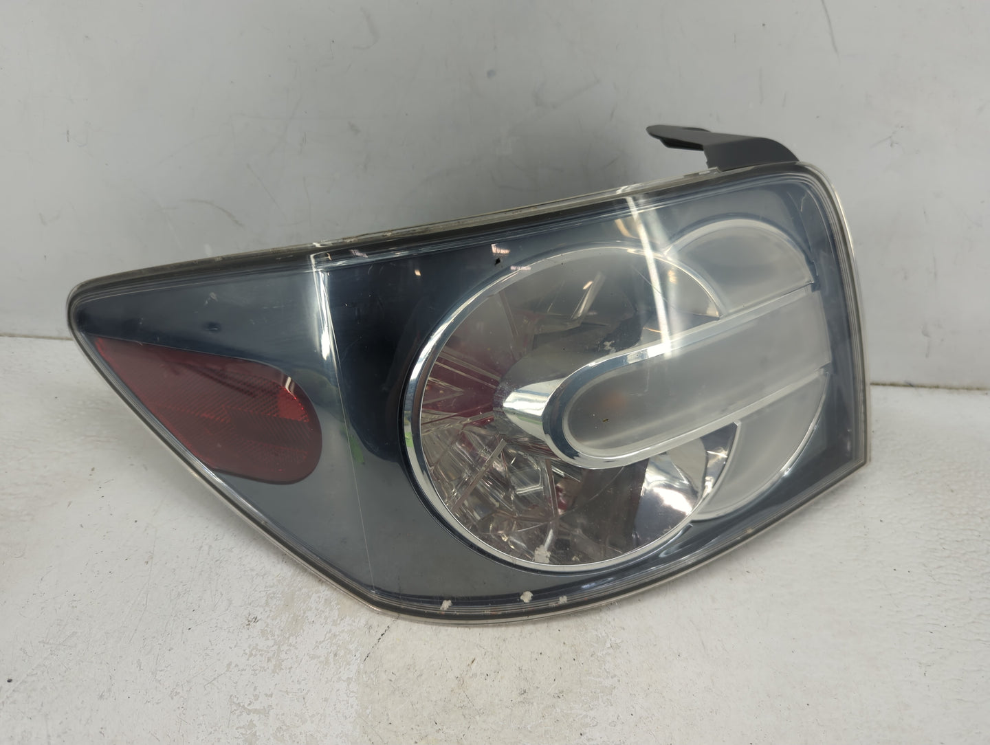 2010-2012 Mazda Cx-7 Passenger Right Side Deck Lid Mounted Tail Light - Oemusedautoparts1.com