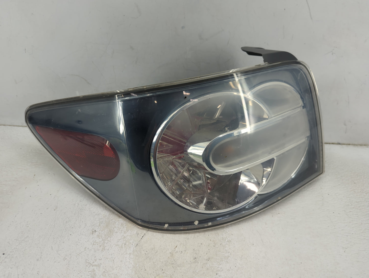 2010-2012 Mazda Cx-7 Passenger Right Side Deck Lid Mounted Tail Light - Oemusedautoparts1.com
