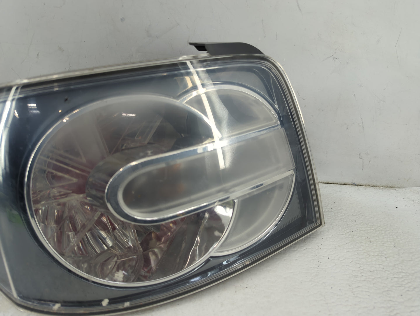 2010-2012 Mazda Cx-7 Passenger Right Side Deck Lid Mounted Tail Light - Oemusedautoparts1.com