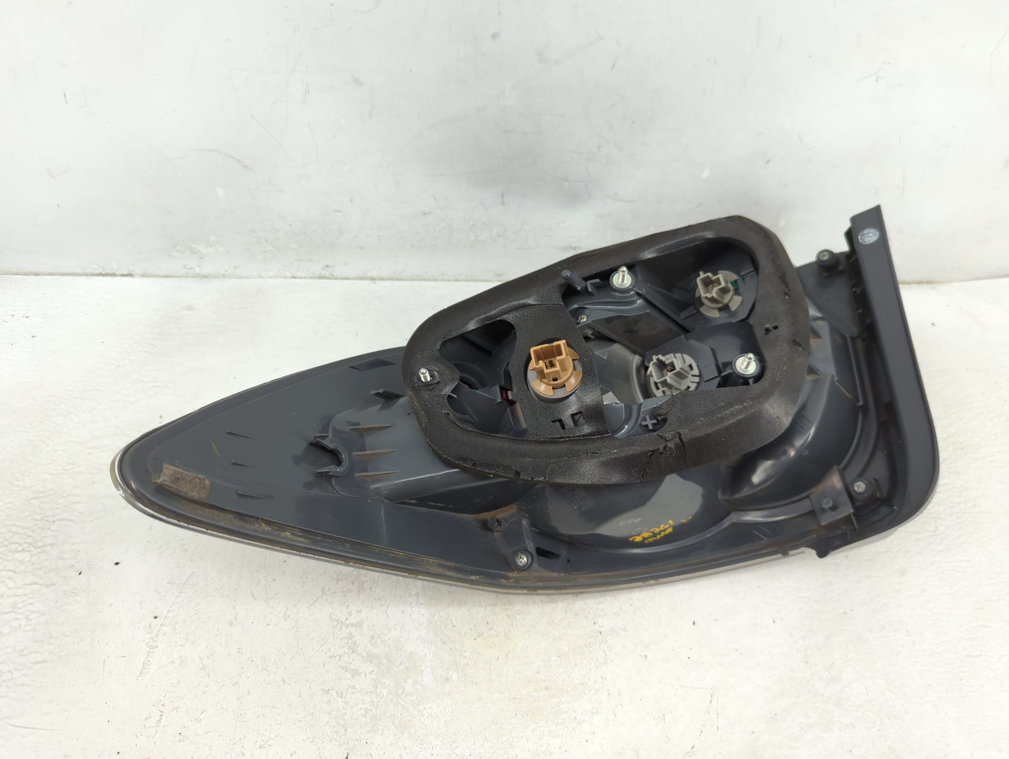 2010-2012 Mazda Cx-7 Passenger Right Side Deck Lid Mounted Tail Light - Oemusedautoparts1.com