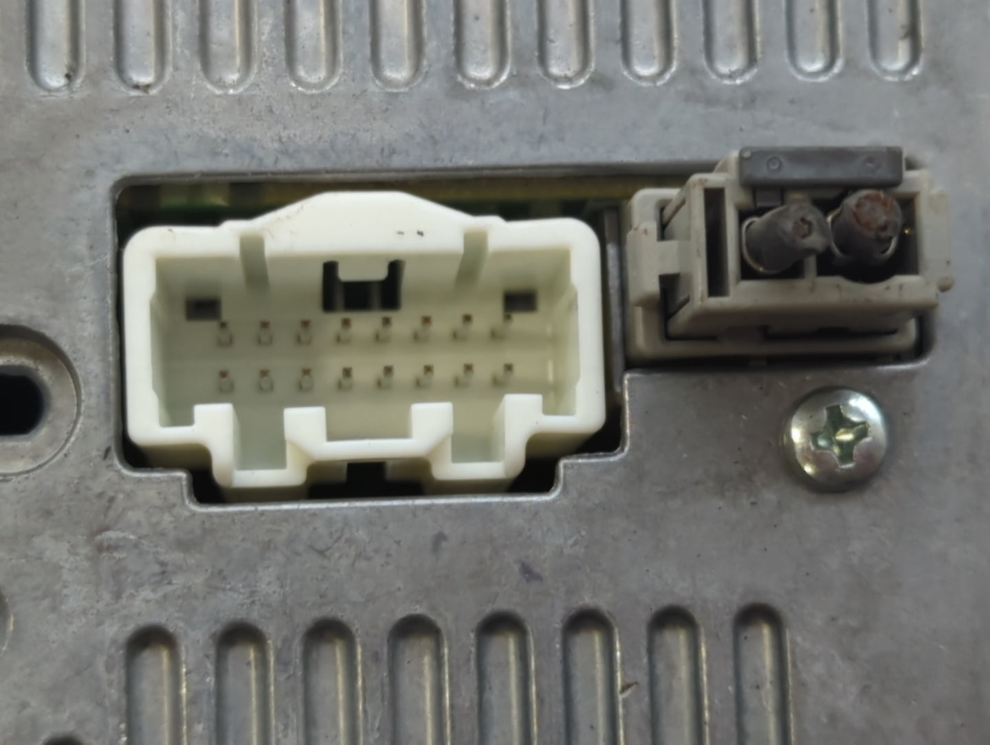 2010 Mazda Cx-9 Radio AM FM Cd Player Receiver Replacement P/N:EH45 66 ARXA Fits OEM Used Auto Parts - Oemusedautoparts1.com