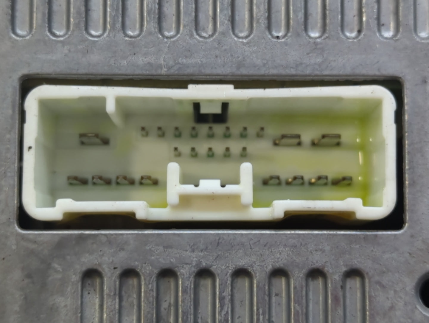 2010 Mazda Cx-9 Radio AM FM Cd Player Receiver Replacement P/N:EH45 66 ARXA Fits OEM Used Auto Parts - Oemusedautoparts1.com