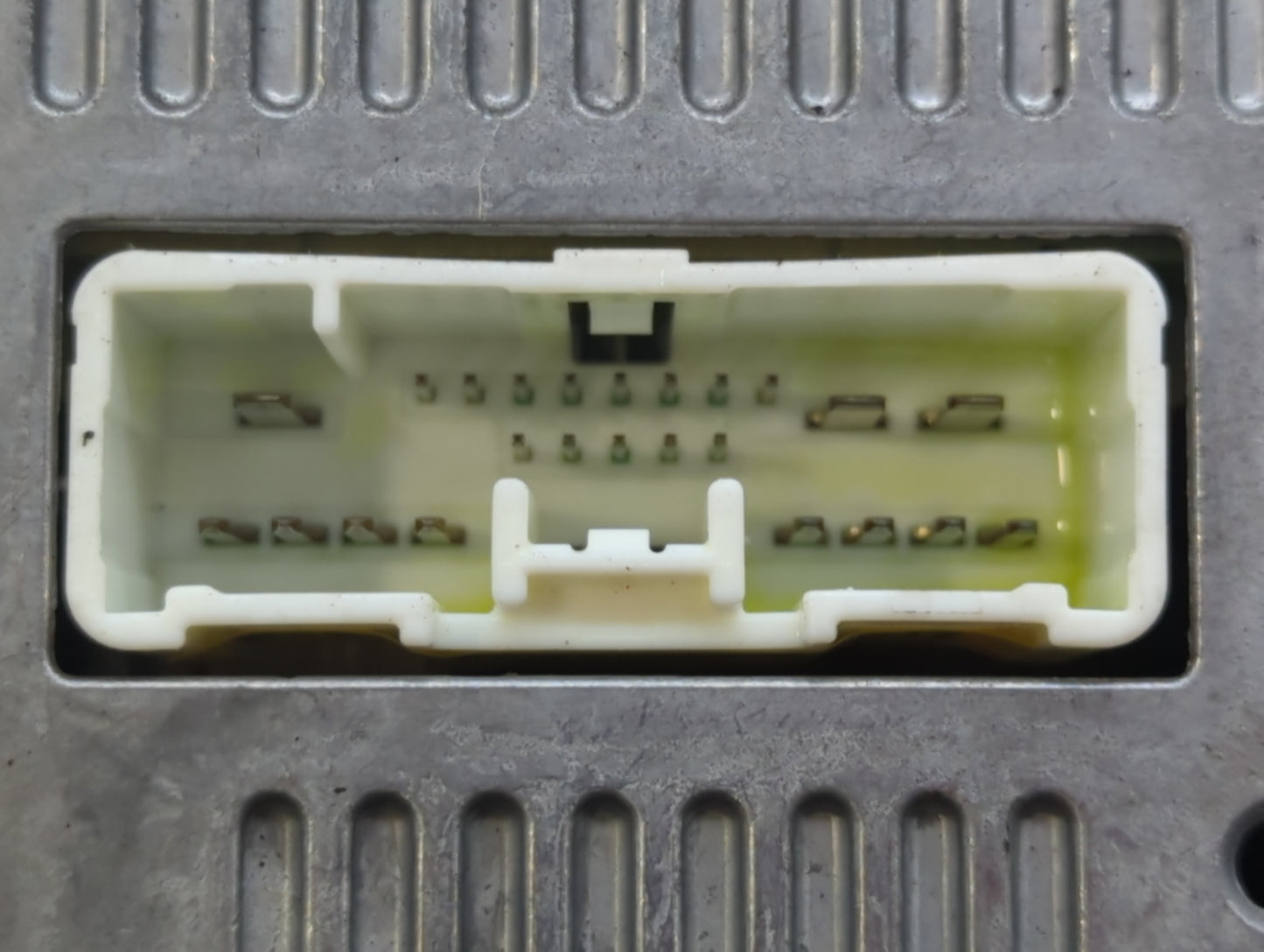 2010 Mazda Cx-9 Radio AM FM Cd Player Receiver Replacement P/N:EH45 66 ARXA Fits OEM Used Auto Parts - Oemusedautoparts1.com