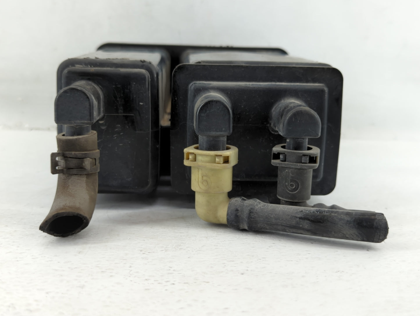 2010 Mazda Cx-9 Fuel Vapor Charcoal Canister - Oemusedautoparts1.com