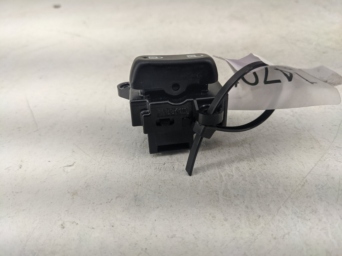 2010 Mazda Cx9 Master Power Window Switch Replacement Driver Side Left P/N:04972A0 Fits OEM Used Auto Parts - Oemusedautopar