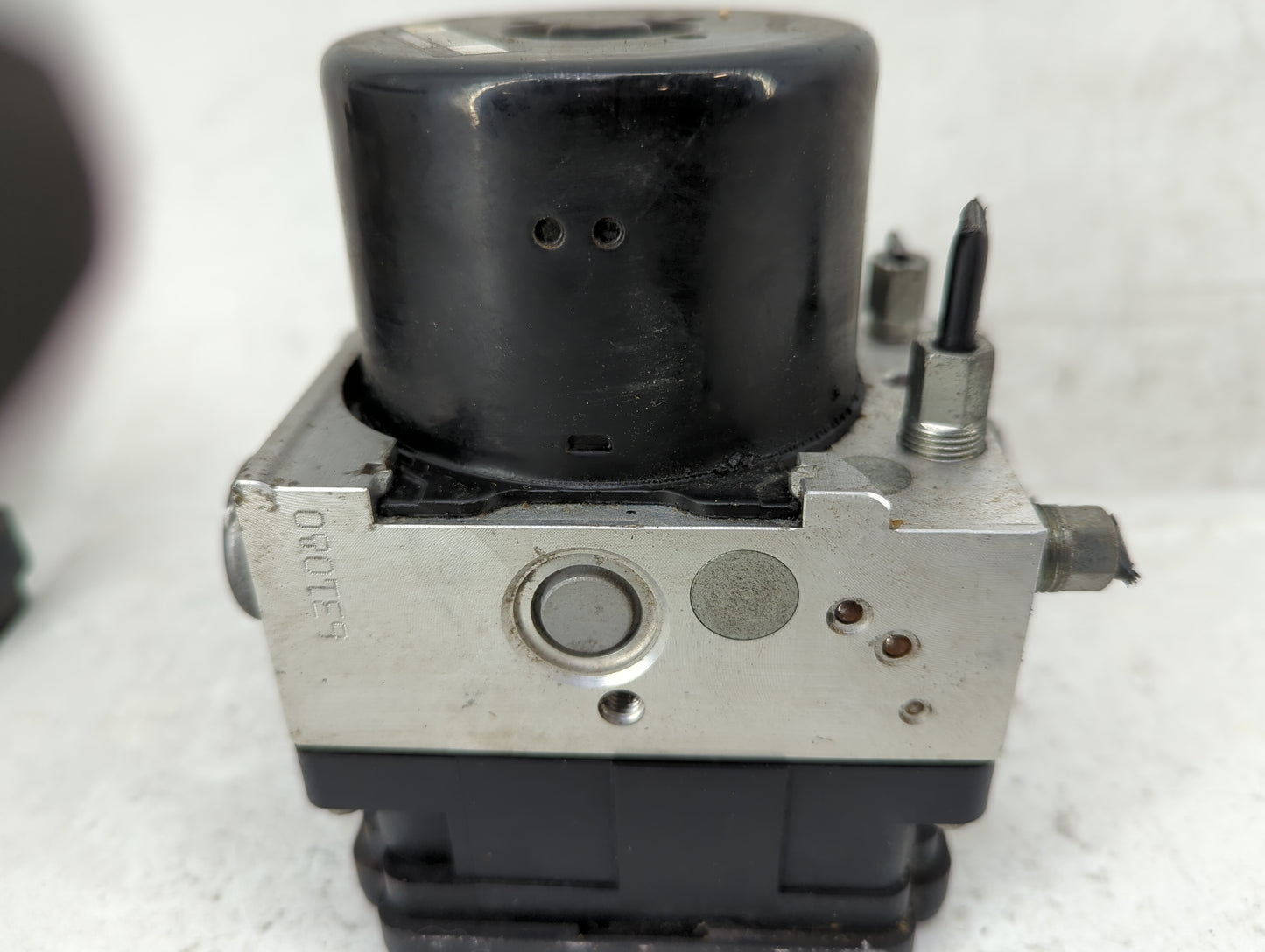 2010 Mazda Mazda3 ABS Pump Control Module Replacement P/N:8V61-2C405-AG 10.0212-0458.4, A42G, 10W172, 0004-04-96D0 Fits OEM 