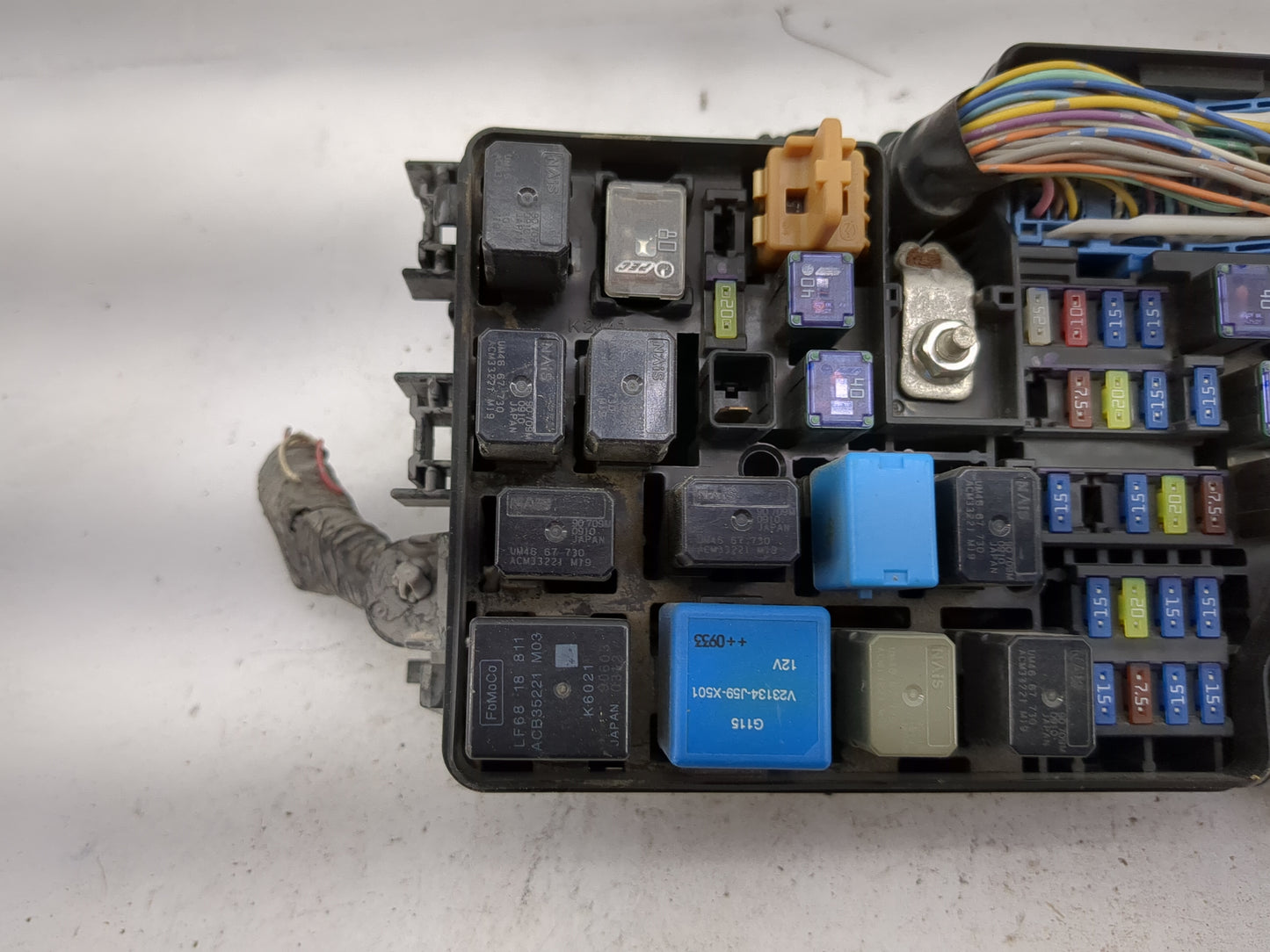 2010 Mazda Mazda3 Fusebox Fuse Box Panel Relay Module P/N:BBM5-66761 V23134-J59-X501 Fits OEM Used Auto Parts - Oemusedautop