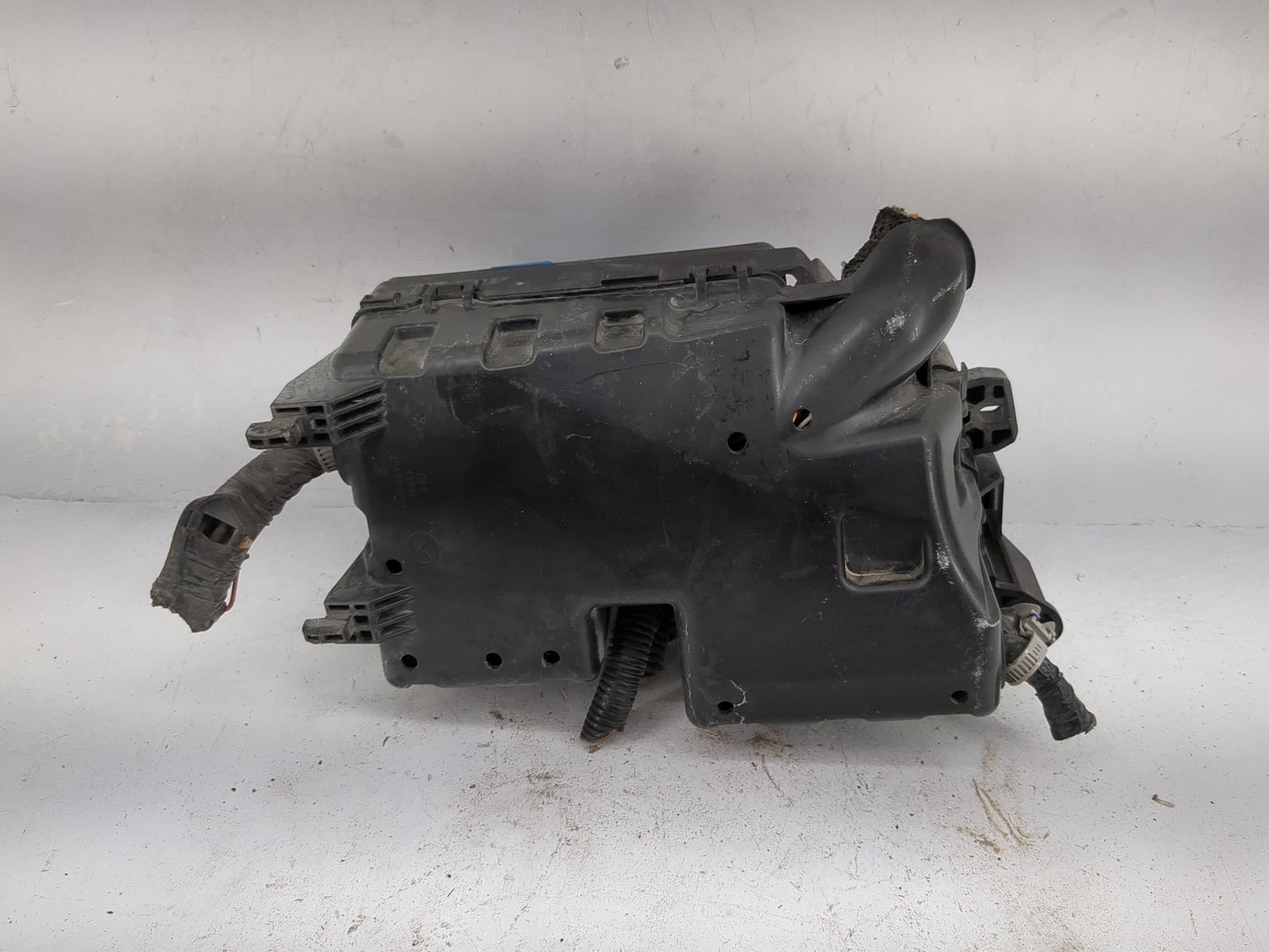2010 Mazda Mazda3 Fusebox Fuse Box Panel Relay Module P/N:BBM5-66761 V23134-J59-X501 Fits OEM Used Auto Parts - Oemusedautop
