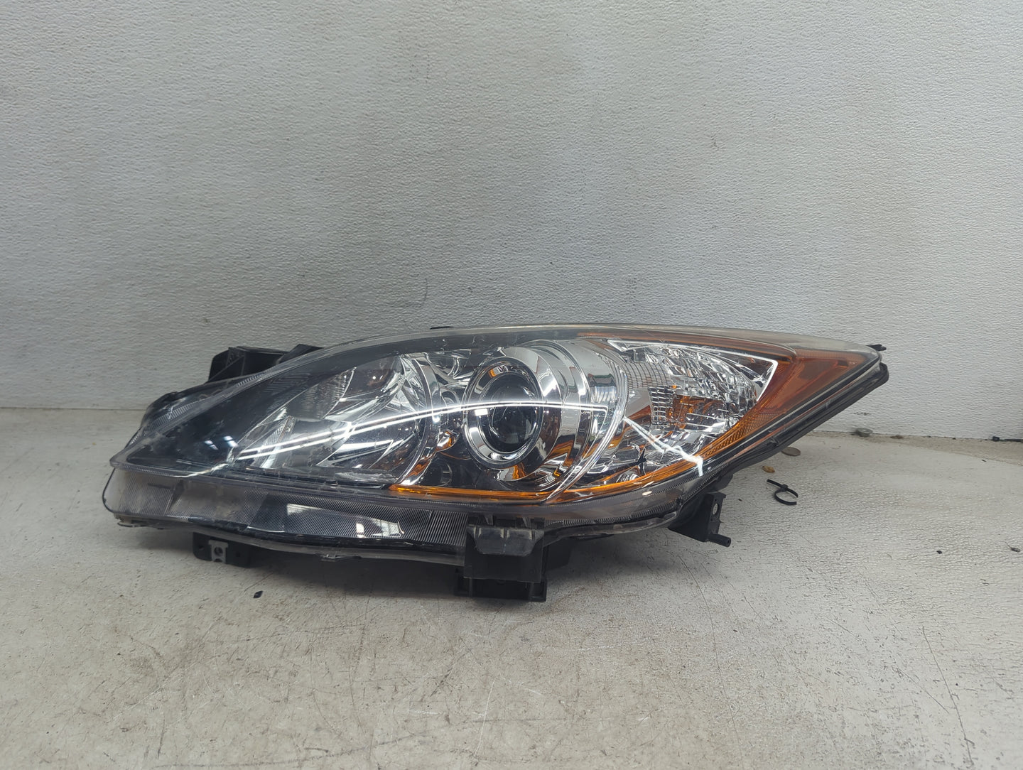 Mazda Mazda3 Driver Left Oem Head Light Headlight Lamp - Oemusedautoparts1.com