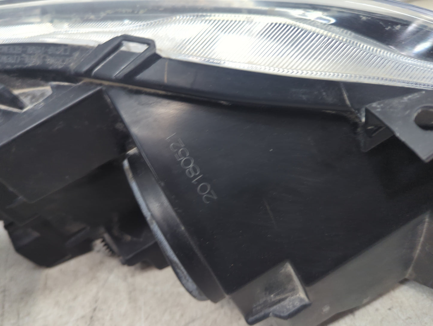 Mazda Mazda3 Driver Left Oem Head Light Headlight Lamp - Oemusedautoparts1.com