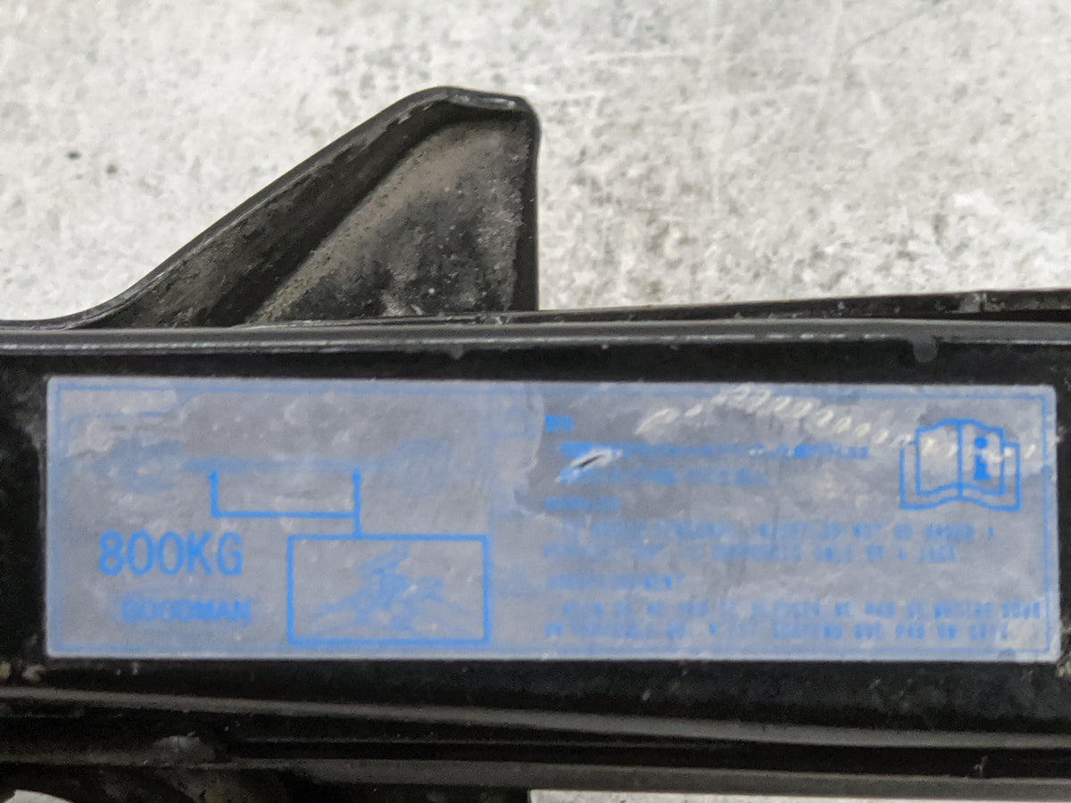 2010 Mazda Mazda3 Spare Scissor Car Jack - Oemusedautoparts1.com