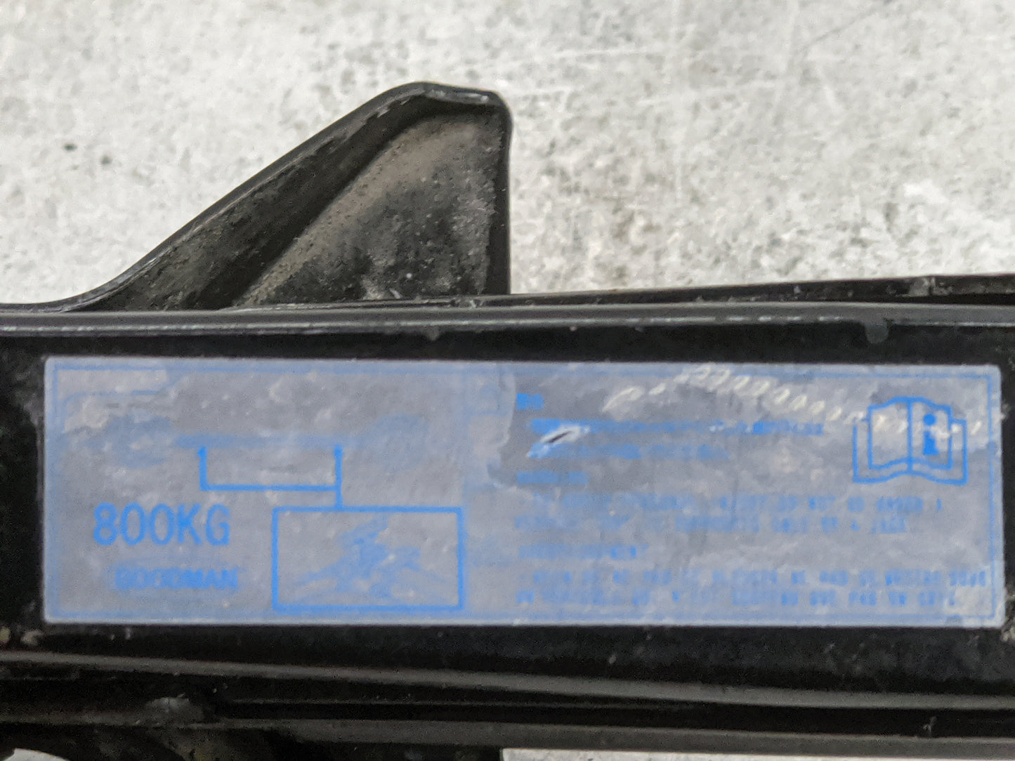 2010 Mazda Mazda3 Spare Scissor Car Jack - Oemusedautoparts1.com