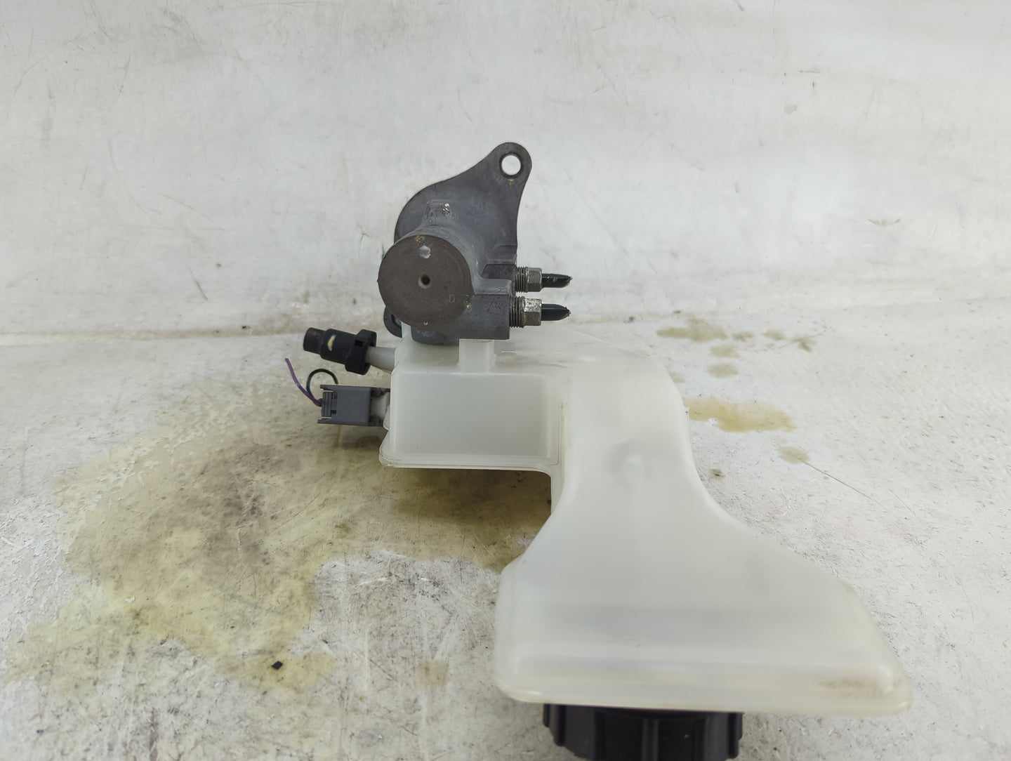 Mazda Mazda3 Brake Master Cylinder 1490525 - Oemusedautoparts1.com