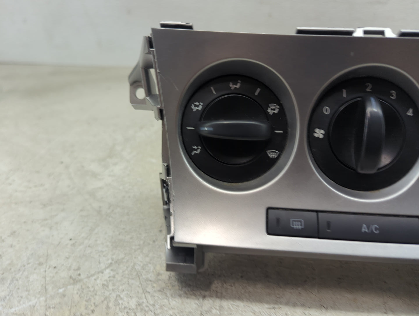 2010 Mazda Mazda3 Climate Control Module Temperature AC/Heater Replacement Fits Fits 2011 OEM Used Auto Parts - Oemusedautop