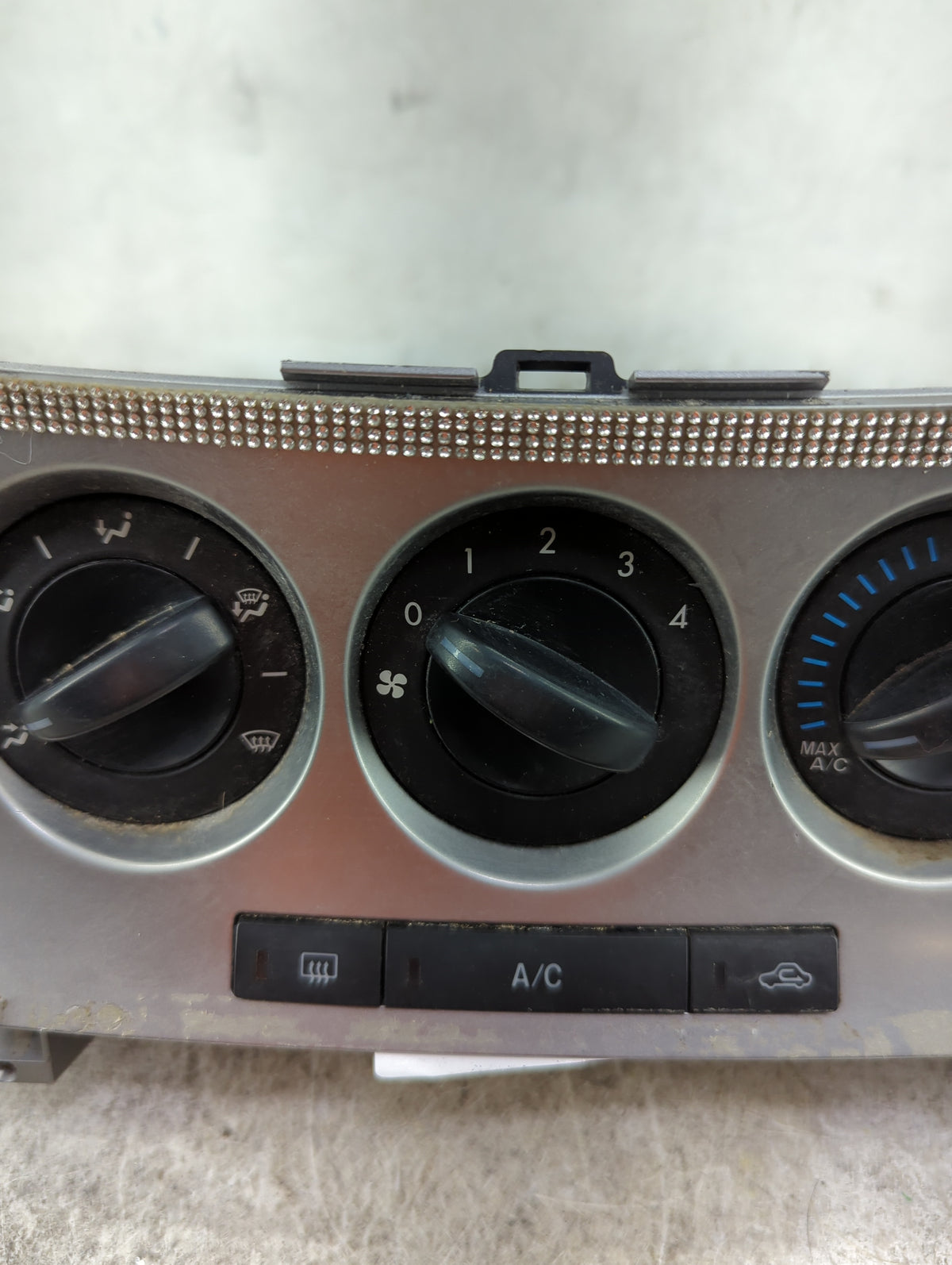 2010 Mazda Mazda3 Climate Control Module Temperature AC/Heater Replacement P/N:BBM4 Fits OEM Used Auto Parts - Oemusedautopa