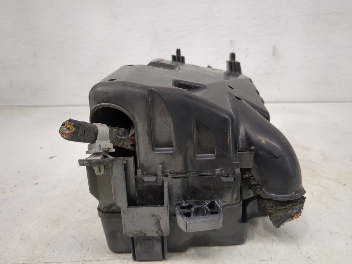 2010 Mazda Mazda3 Fusebox Fuse Box Panel Relay Module Fits OEM Used Auto Parts - Oemusedautoparts1.com