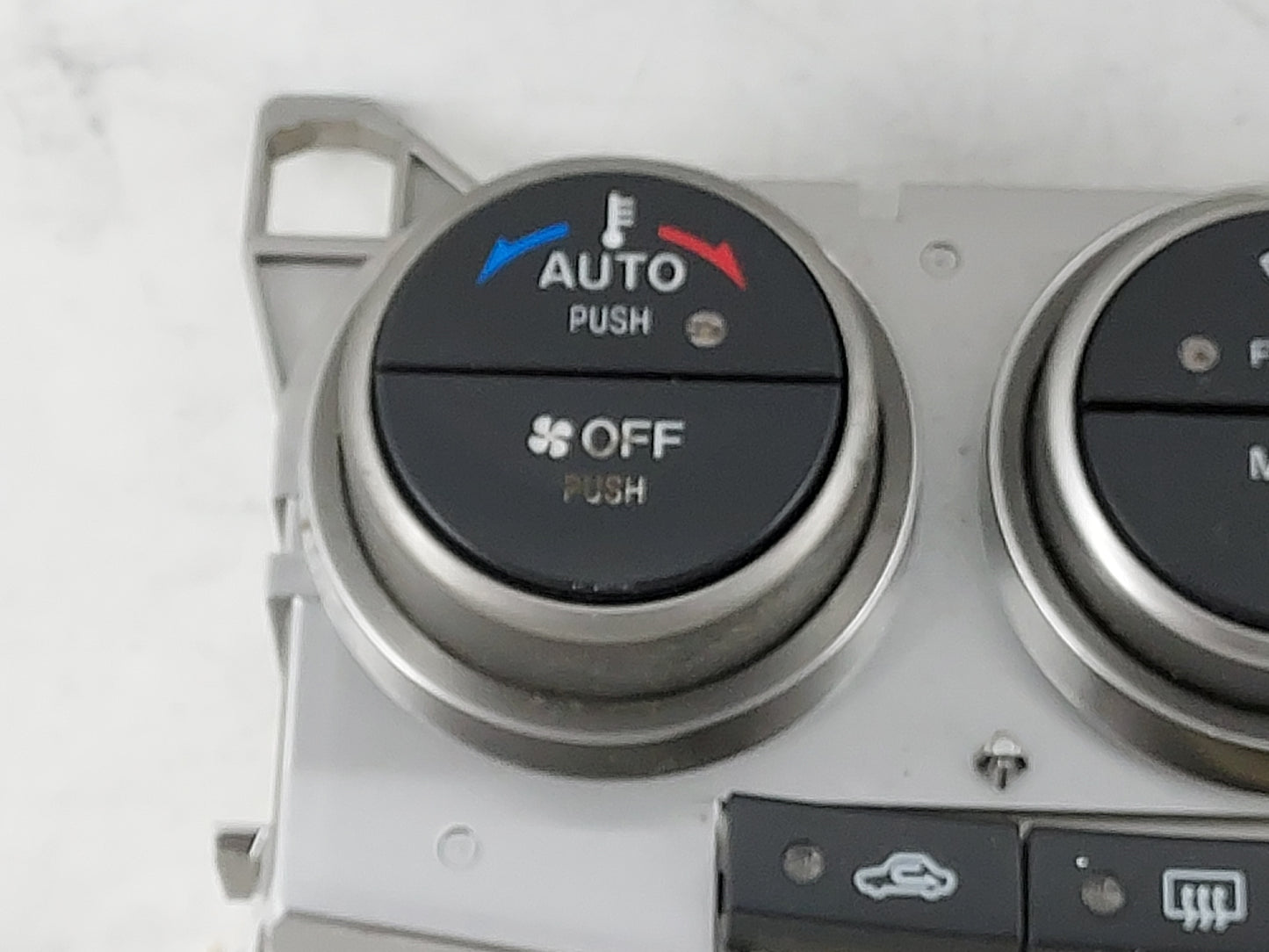 2010 Mazda Mazda5 Climate Control Module Temperature AC/Heater Replacement P/N:K1900CE49 B04 CE49 Fits Fits 2008 2009 OEM Us