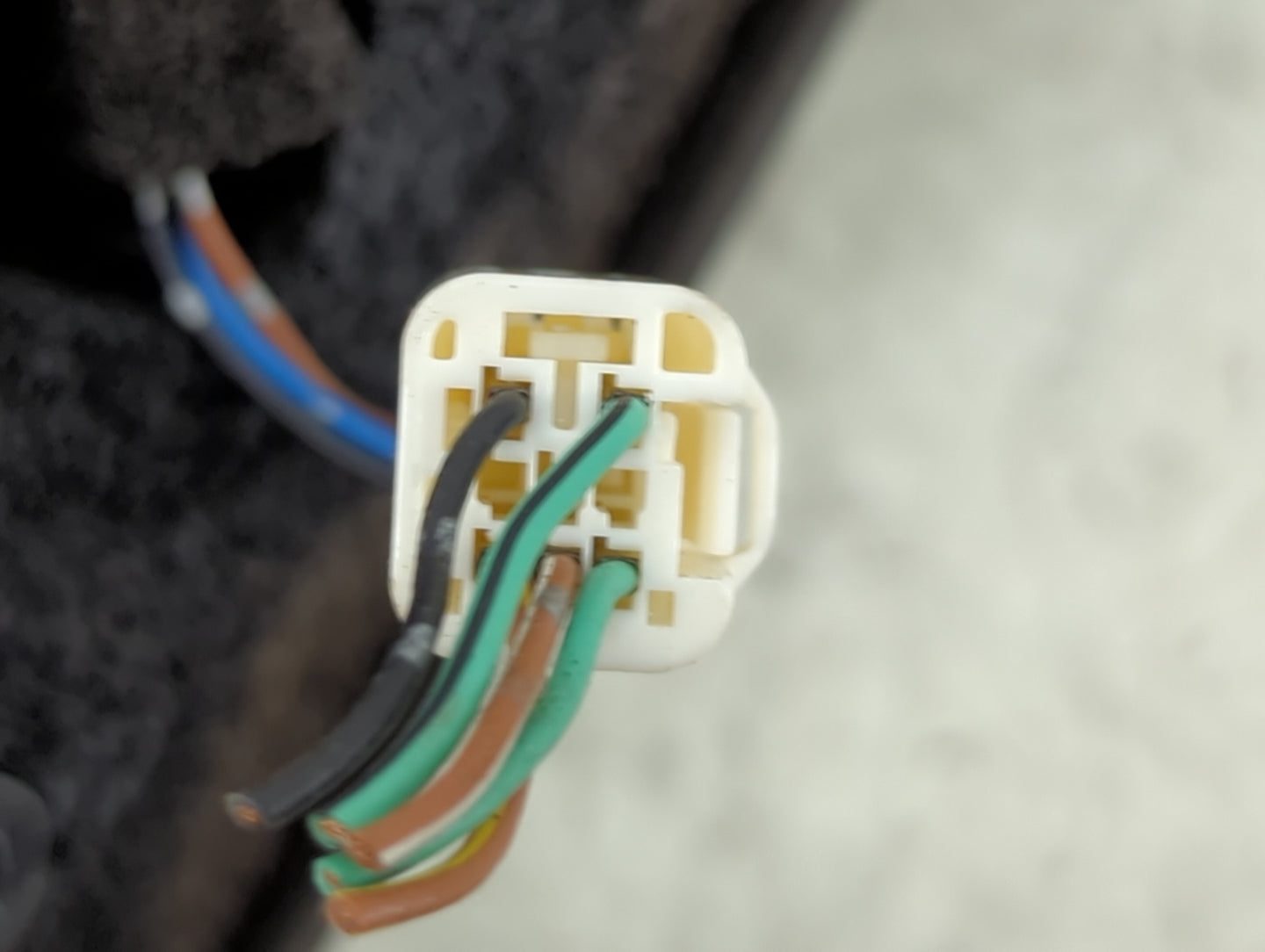 2010 Mazda Mazda5 Driver Side View Mirror - Left Door Mirror OEM Used - Oemusedautoparts1.com