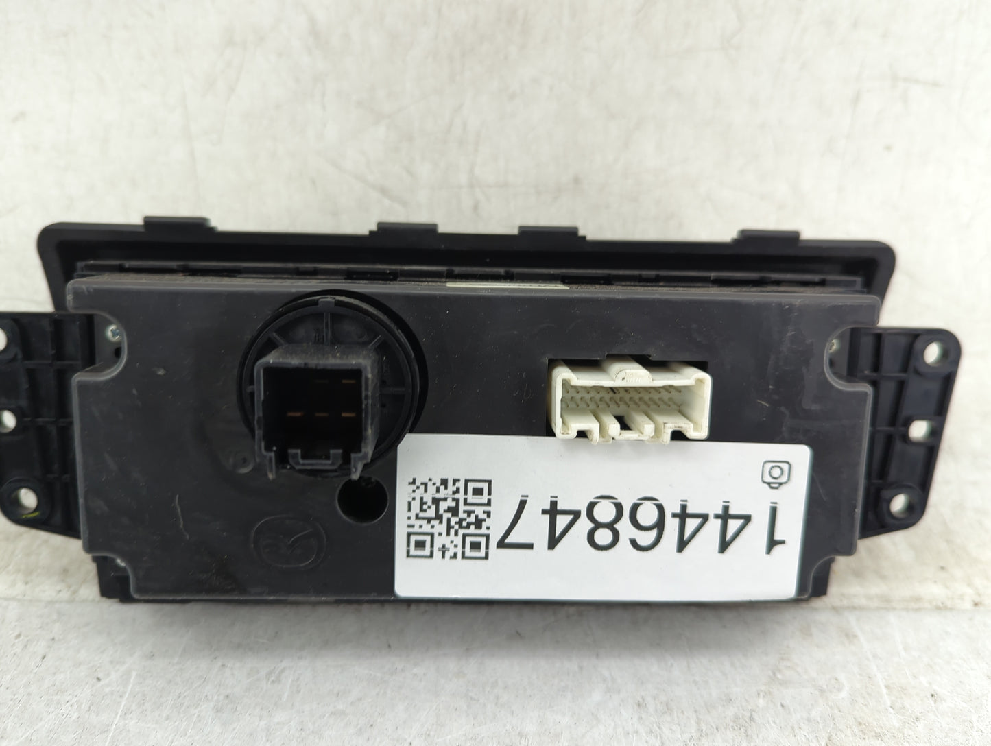 2010 Mazda Mazda6 Climate Control Module Temperature AC/Heater Replacement P/N:K1900V83L V83L61190E Fits Fits 2009 2011 2012