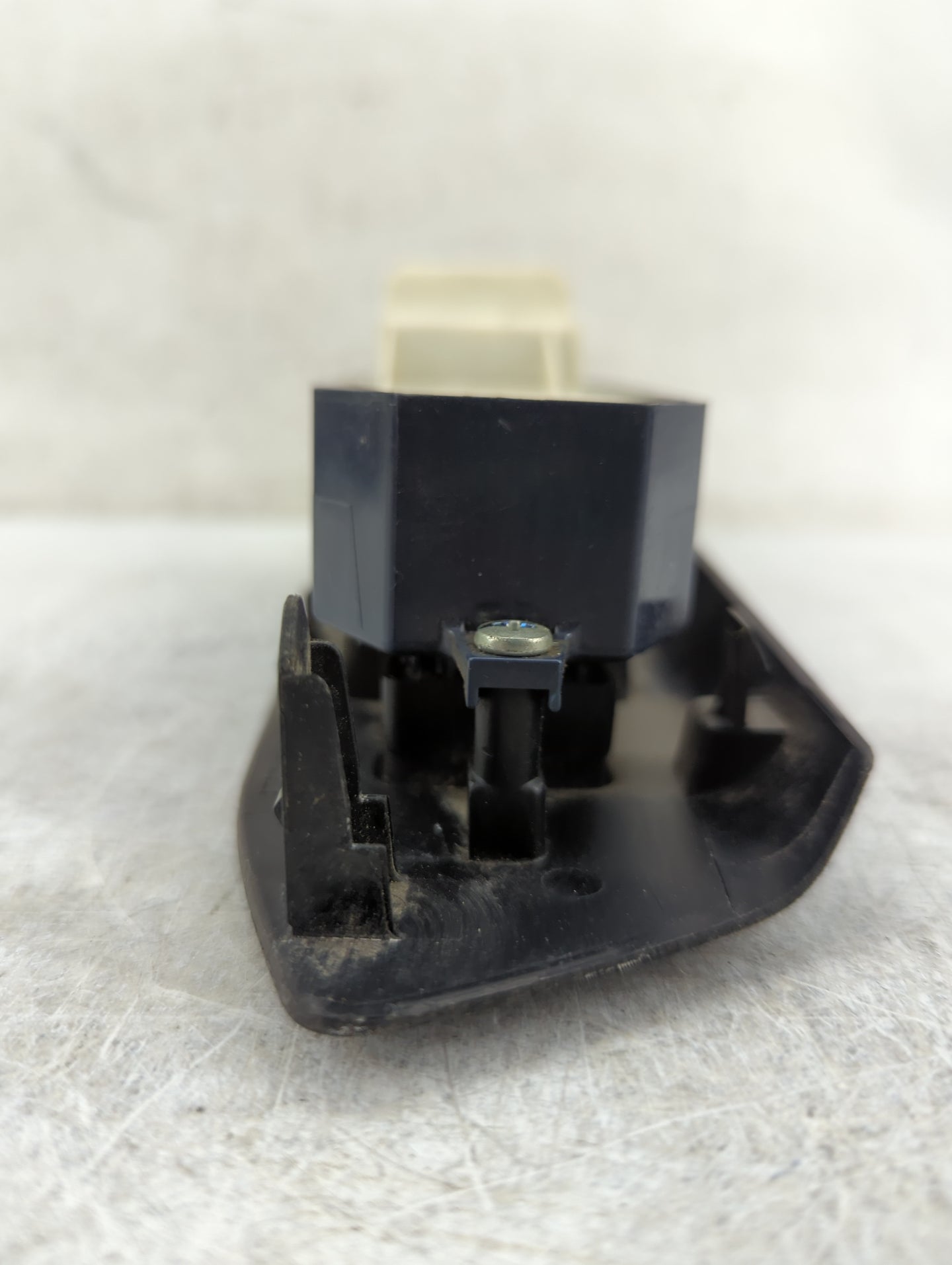 2010 Mazda Mazda6 Master Power Window Switch Replacement Driver Side Left P/N:74232-0R030 Fits OEM Used Auto Parts - Oemused