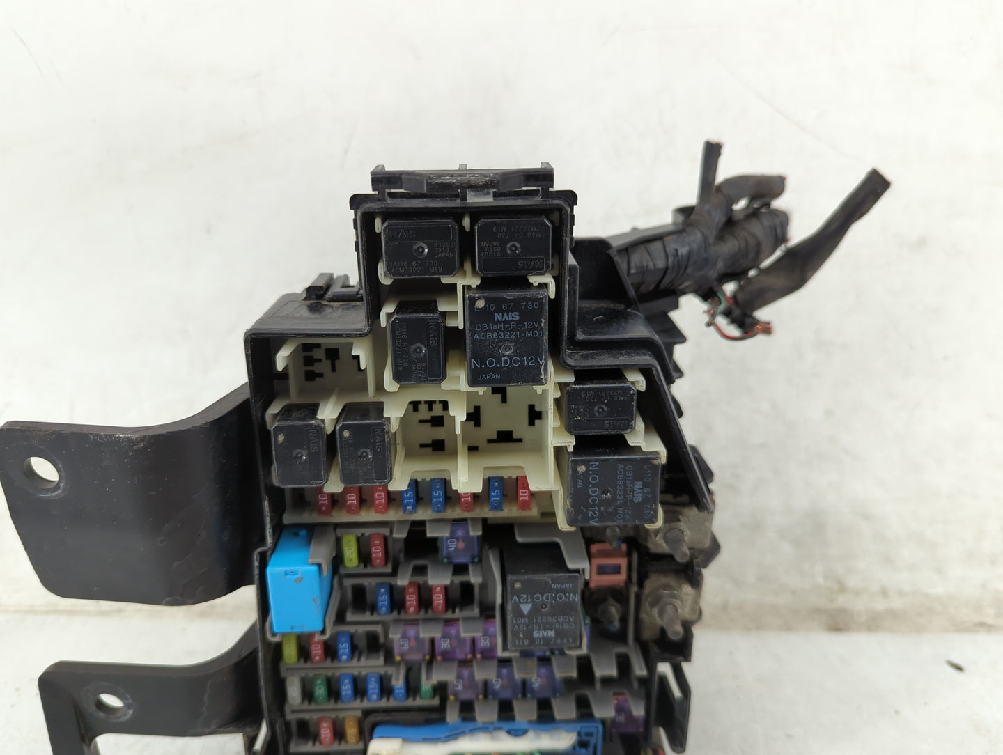2010 Mazda Mazda 6 Fusebox Fuse Box Panel Relay Module P/N:ACB83221-M01 Fits OEM Used Auto Parts - Oemusedautoparts1.com