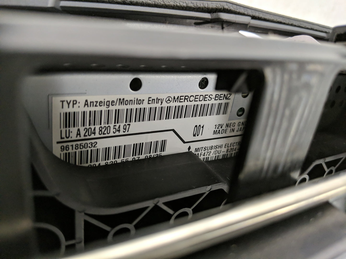 2010-2011 Mercedes-benz C250 Information Display Screen - Oemusedautoparts1.com